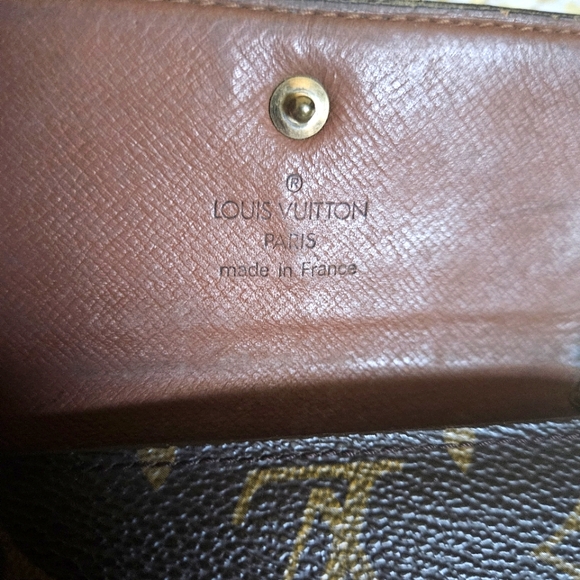 Authentic Louis Vuitton Monogram Bi-Fold - Picture 12 of 16